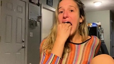 Masturbating loving babe solo toy plays with enthusiasm
