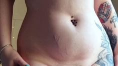 Big ass babe exposes her big boobs