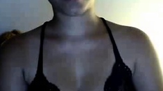 Voluptuous Ebony Dancer Shakes it for the Webcam