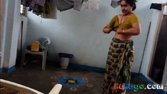 Aunty change saree