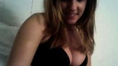 Busty Teen flashes big boobs and pussy on webcam